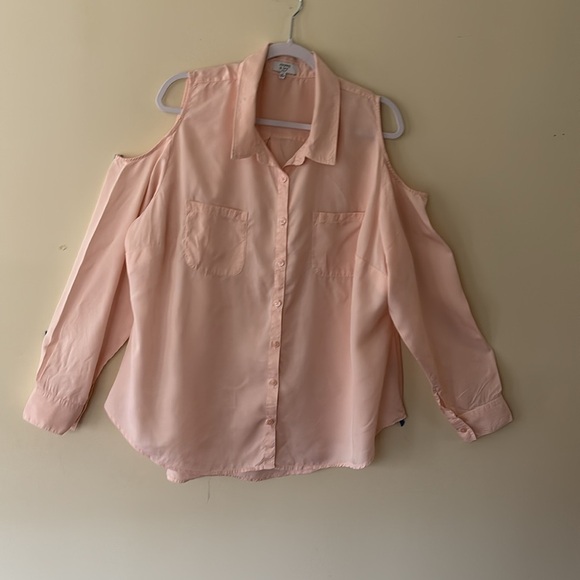 Crown & Ivy Curvy Light Pink Cold Shoulder Button Down Shirt Size 3X - Picture 12 of 12